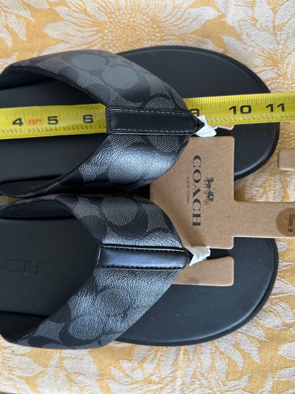 NWT. Coach signature canvas Flip Flops in mens size: 9 - Picture 9 of 10
